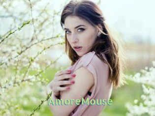 AmoreMouse Une Etudiante Sexy