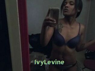 IvyLevine Une Etudiante Sexy