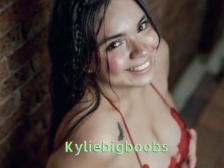 Kyliebigboobs