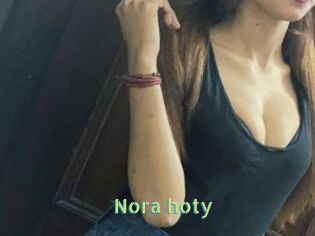 Nora_hoty