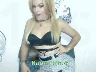 Naomytshot