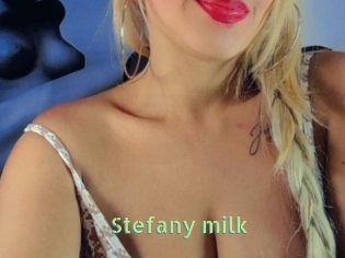 Stefany_milk