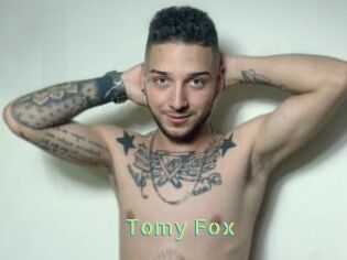 Tomy_Fox