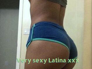 Very_sexy_Latina_xxx