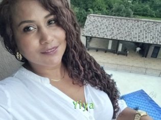 yiya Une Etudiante Sexy
